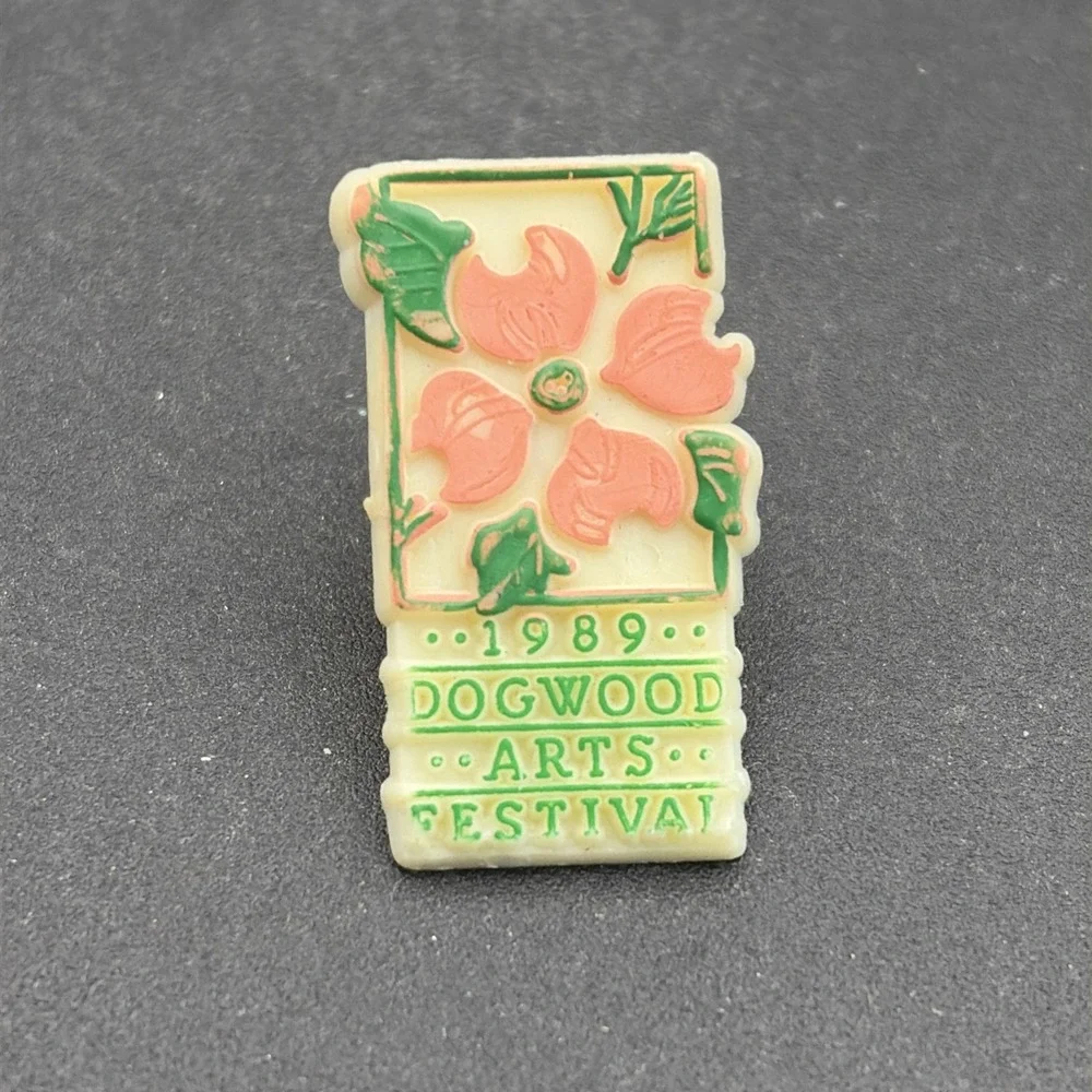 1989 Dogwood Arts Festival Plastic Lapel Hat Pin‎